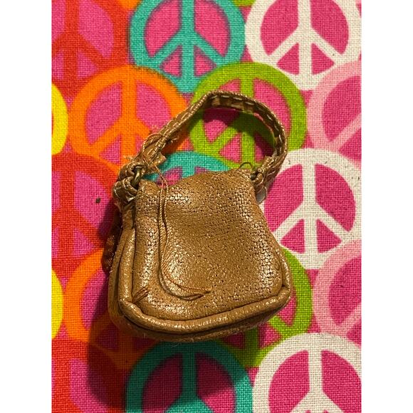 Bratz Meygan Doll Strut It Purse Tan front buckle handbag #27 - Picture 4 of 4